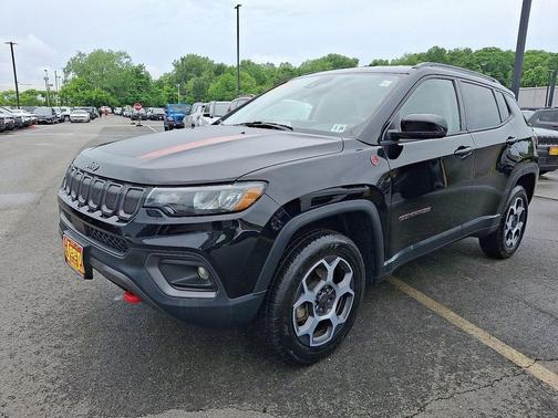 Diamond Black Crystal Pearlcoat 2022 Jeep Compass Trailhawk