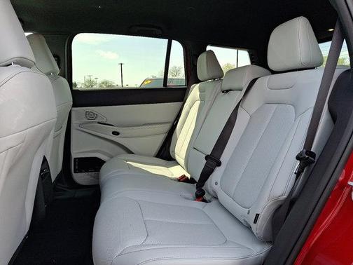 Red Hot Pearlcoat 2026 Jeep Cherokee Limited