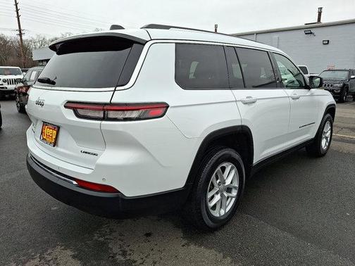 Bright White Clearcoat 2022 Jeep Grand Cherokee L Laredo