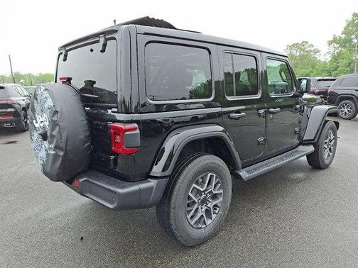 2025 Jeep Wrangler 4-Door Sahara 4x4
