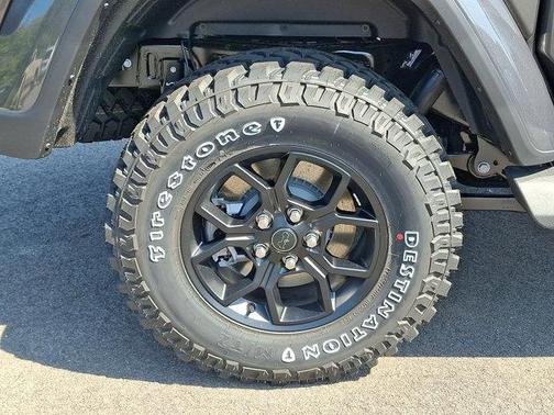 2025 Jeep Gladiator High Tide