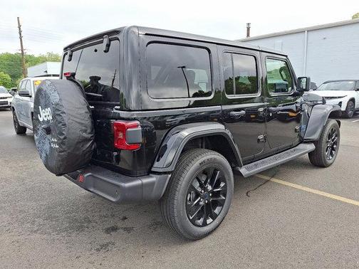 2025 Jeep Wrangler 4xe Sahara