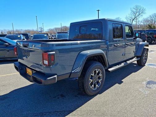 2026 Jeep Gladiator Sahara 4x4