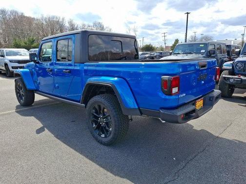 2025 Jeep Gladiator Nighthawk