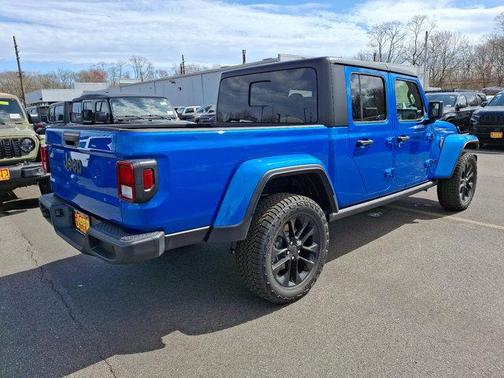 2025 Jeep Gladiator Nighthawk