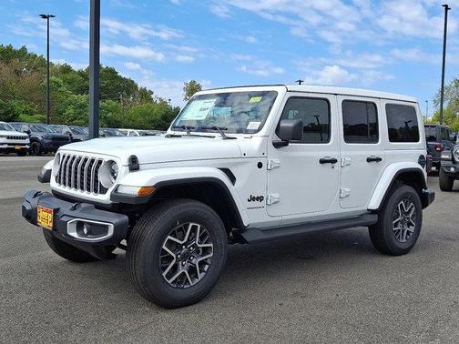 2025 Jeep Wrangler 4-Door Sahara 4x4