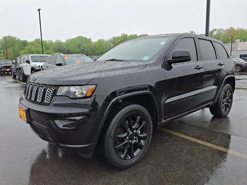2022 Jeep Grand Cherokee Laredo