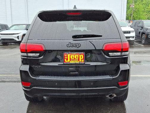 2022 Jeep Grand Cherokee Laredo