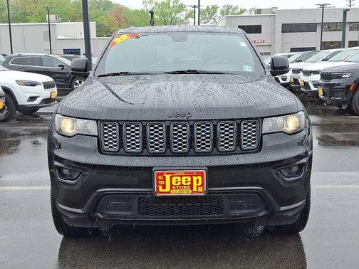 2022 Jeep Grand Cherokee Laredo