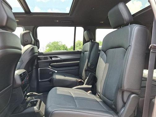 2025 Jeep Wagoneer Carbide 4x4