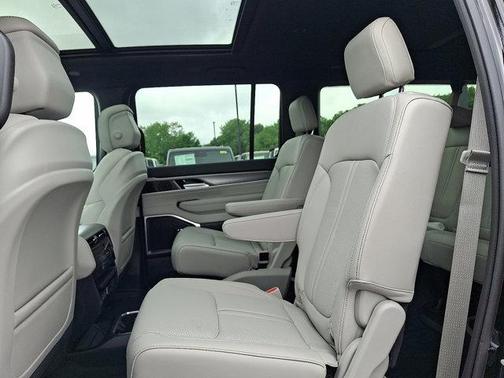 2025 Jeep Wagoneer L Series II Limited 4x4