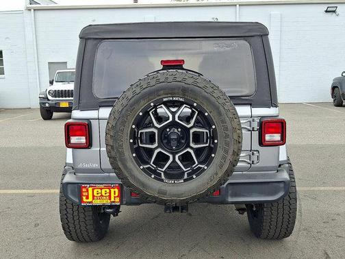 Billet Silver Metallic Clearcoat 2018 Jeep Wrangler Unlimited Sahara