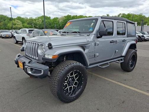 Billet Silver Metallic Clearcoat 2018 Jeep Wrangler Unlimited Sahara