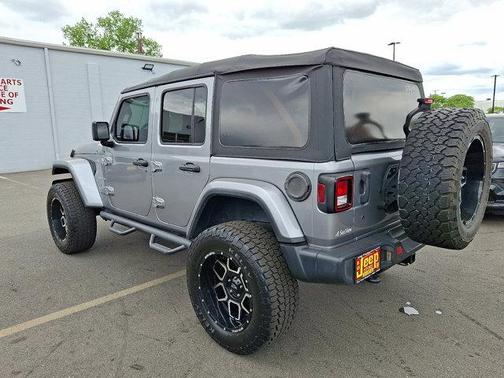 Billet Silver Metallic Clearcoat 2018 Jeep Wrangler Unlimited Sahara