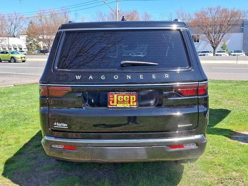Diamond Black Crystal Pearlcoat 2022 Jeep Wagoneer Series III 4x4