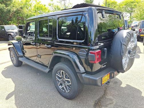 Black Clearcoat 2026 Jeep Wrangler 4-Door Sahara 4x4