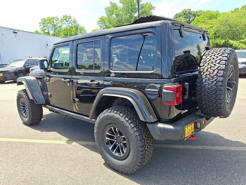 Black Clearcoat 2026 Jeep Wrangler Rubicon