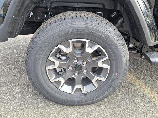 2026 Jeep Gladiator Sahara 4x4