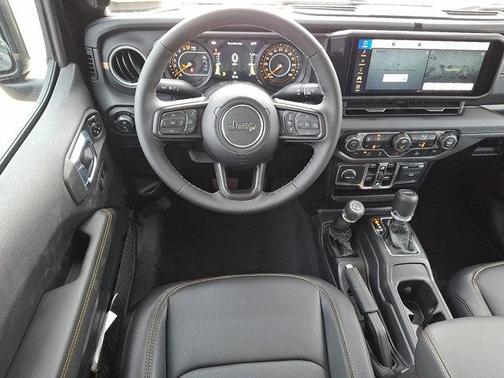 2026 Jeep Gladiator Sahara 4x4