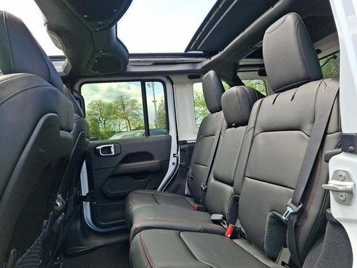 Bright White Clearcoat 2026 Jeep Wrangler Rubicon