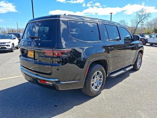 Diamond Black Crystal Pearlcoat 2023 Jeep Wagoneer Series I 4x4