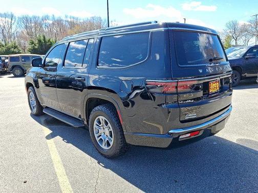 Diamond Black Crystal Pearlcoat 2023 Jeep Wagoneer Series I 4x4