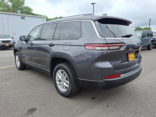 2022 Jeep Grand Cherokee L Laredo