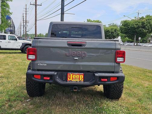 Sting-Gray Clearcoat 2022 Jeep Gladiator Rubicon