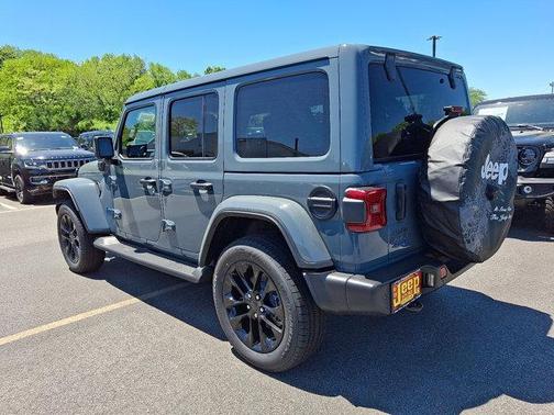 2025 Jeep Wrangler 4xe Sahara