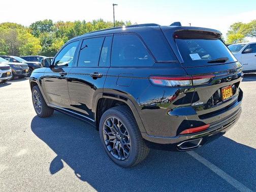 2025 Jeep Grand Cherokee Summit