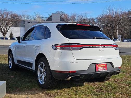 2021 Porsche Macan AWD