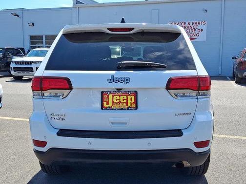 2022 Jeep Grand Cherokee Laredo