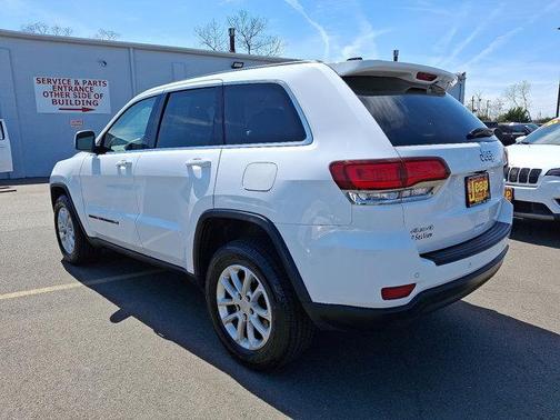 2022 Jeep Grand Cherokee Laredo