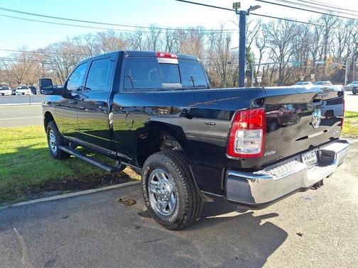 2024 RAM 2500 Tradesman Crew Cab 4x4 6'4' Box