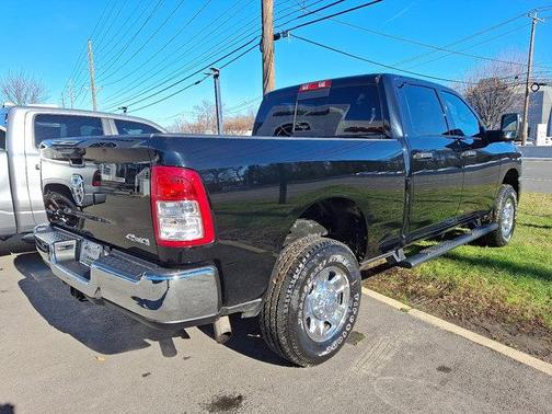 2024 RAM 2500 Tradesman Crew Cab 4x4 6'4' Box