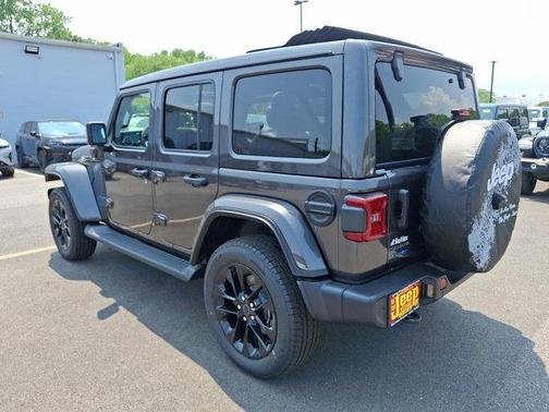 2025 Jeep Wrangler 4xe Sahara