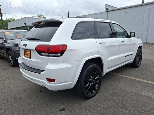 2022 Jeep Grand Cherokee Laredo