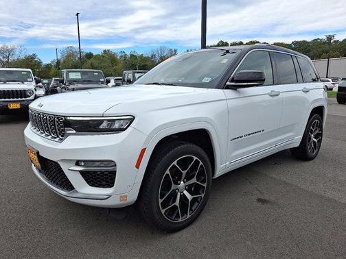2022 Jeep Grand Cherokee Summit