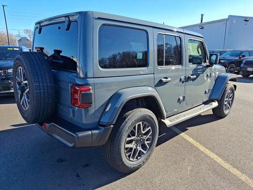 2026 Jeep Wrangler 4-Door Sahara 4x4