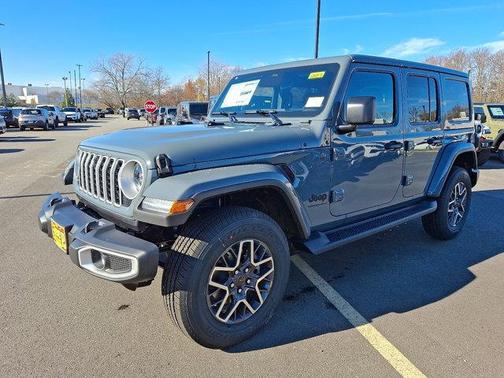 2026 Jeep Wrangler 4-Door Sahara 4x4