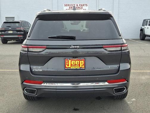 2022 Jeep Grand Cherokee Overland