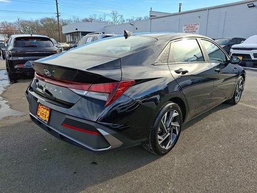 2025 Hyundai ELANTRA Sport