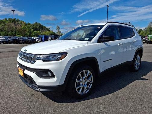 2022 Jeep Compass Latitude Lux
