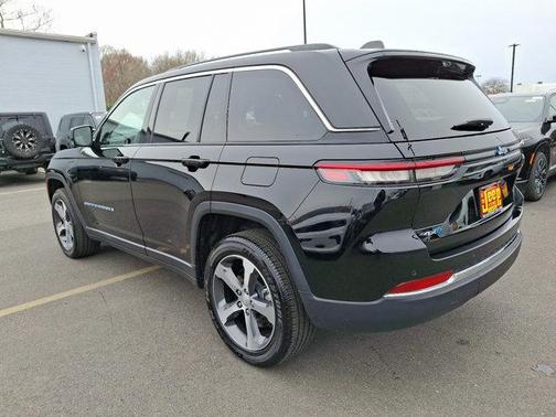 2023 Jeep Grand Cherokee 4xe Base