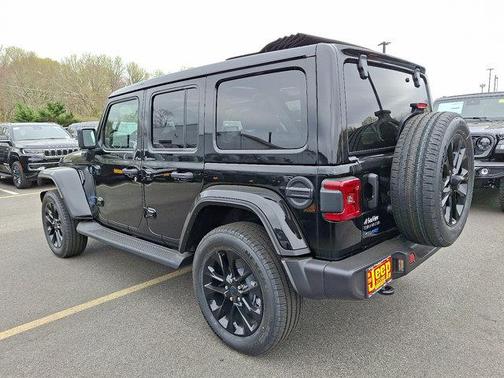 2025 Jeep Wrangler 4xe Sahara