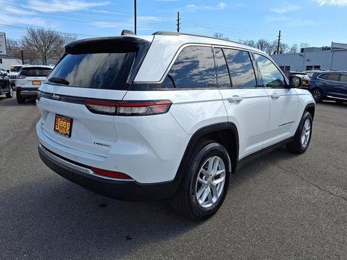 2023 Jeep Grand Cherokee Laredo