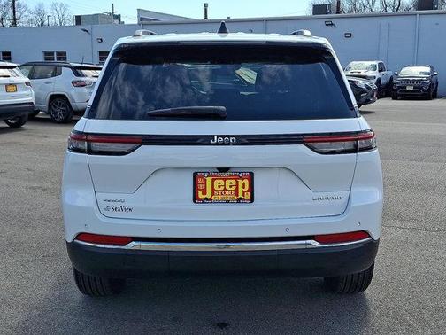 2023 Jeep Grand Cherokee Laredo