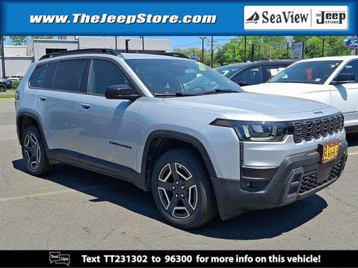 Silver Zynith Clearcoat 2026 Jeep Cherokee Laredo 4x4