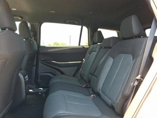 Silver Zynith Clearcoat 2026 Jeep Cherokee Laredo 4x4