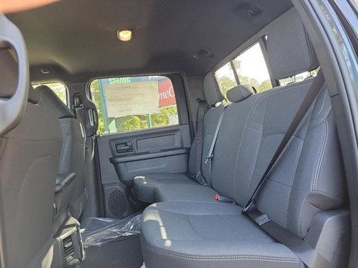 2024 RAM 2500 Tradesman Crew Cab 4x4 6'4' Box